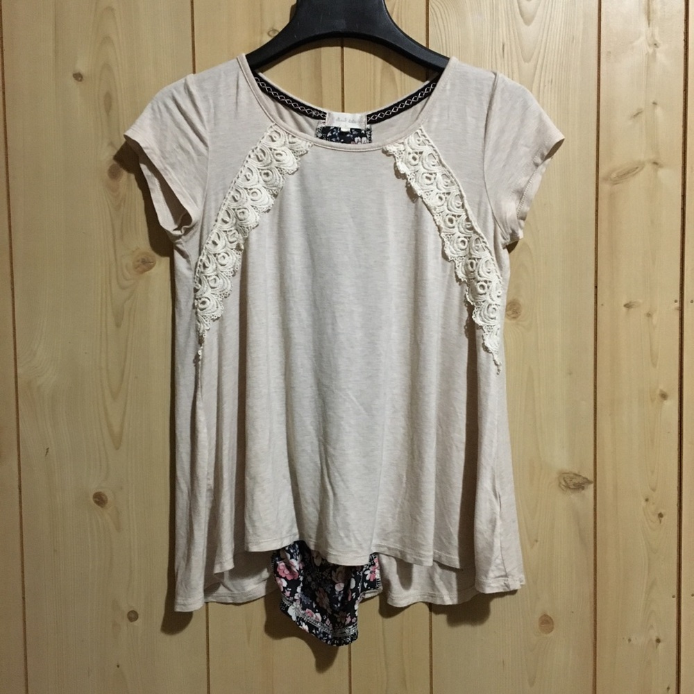 Altar’d State large beige/floral blouse